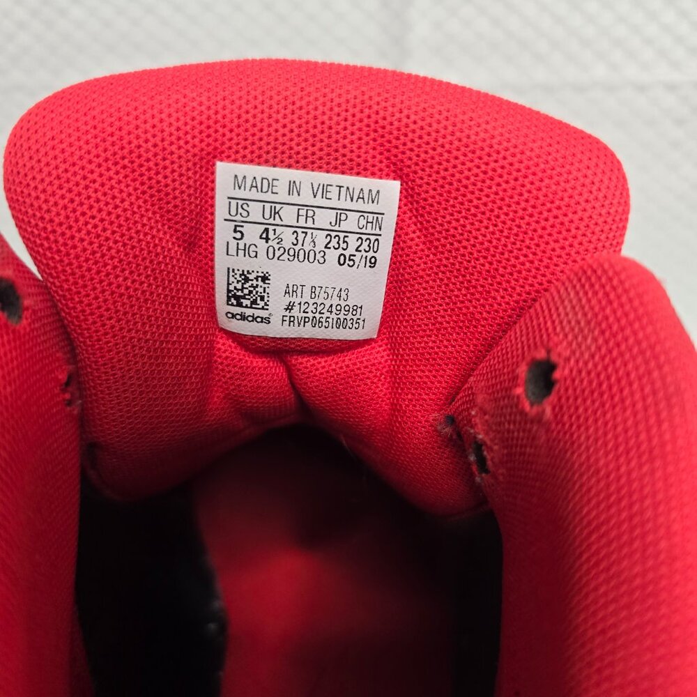 Adidas high tops - big kids 5 - Picture 4 of 5